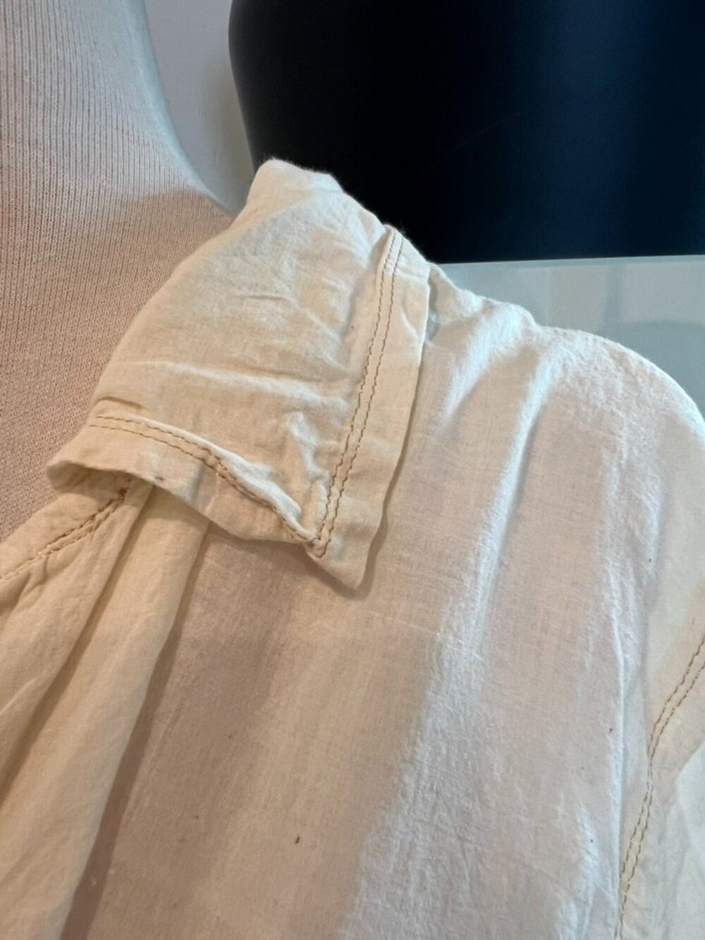Auntie Oti White button down - Picture 7 of 9